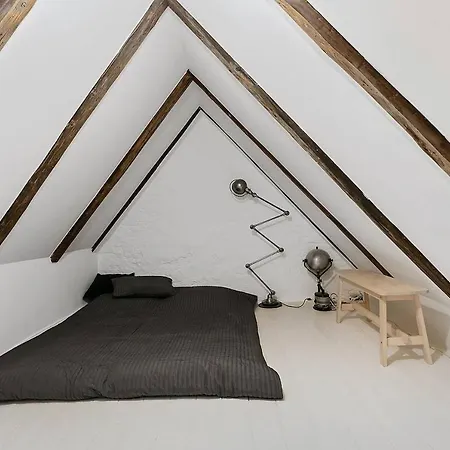 A Luxurious 2 Storey Penthouse Apt *